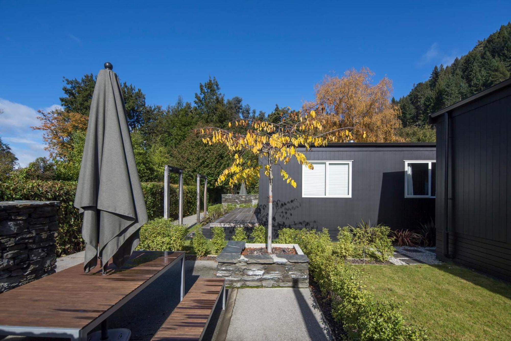 Pinewood Lodge Queenstown Exterior photo