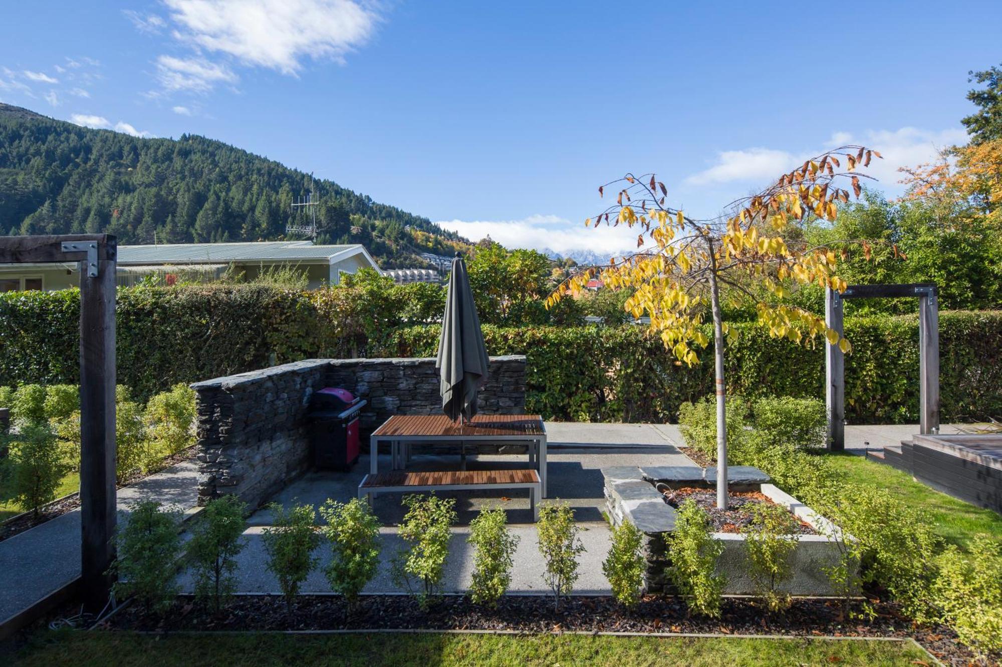 Pinewood Lodge Queenstown Exterior photo