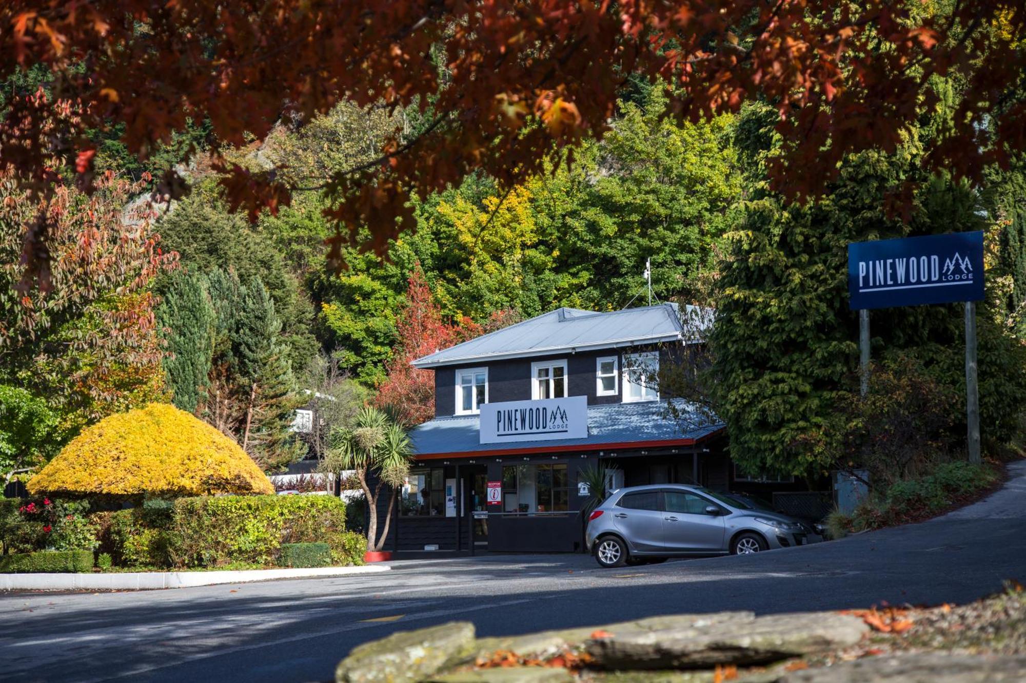 Pinewood Lodge Queenstown Exterior photo