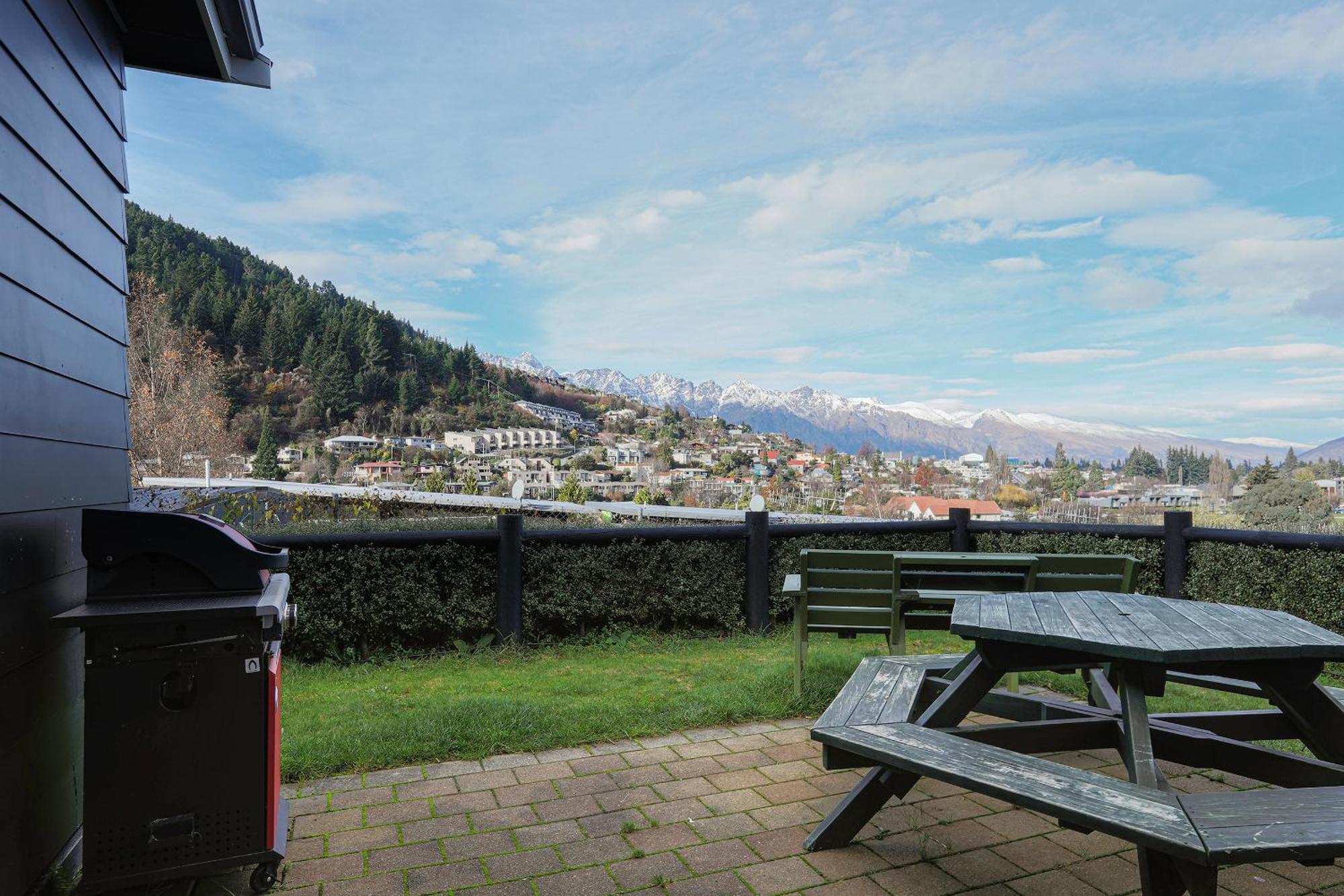 Pinewood Lodge Queenstown Exterior photo